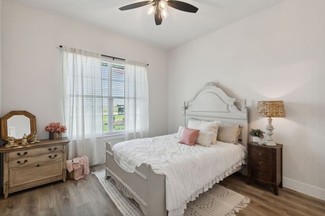 25 Dove Landing, Valley View, TX 76272