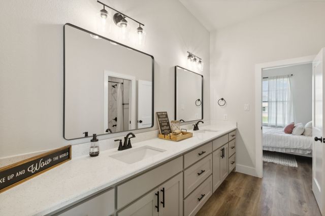 25 Dove Landing, Valley View, TX 76272