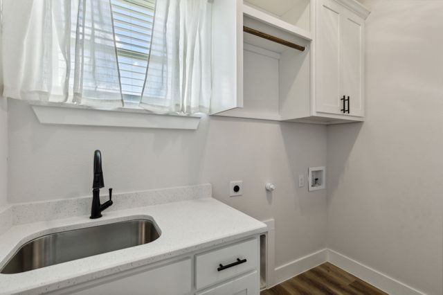 25 Dove Landing, Valley View, TX 76272
