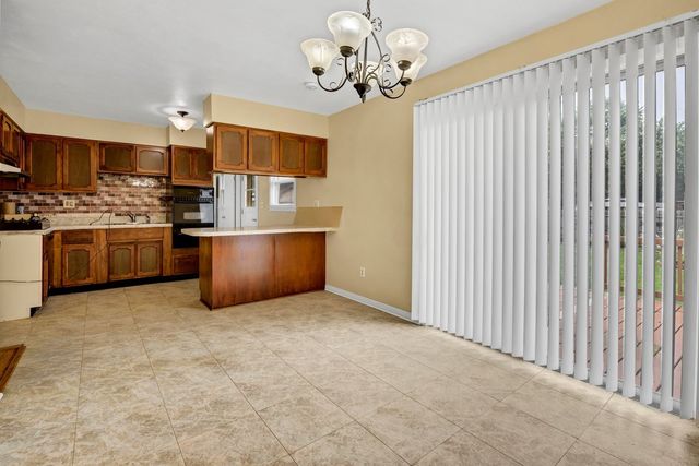 2736 Wall Avenue, Waukegan, IL 60087