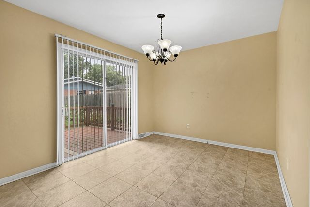 2736 Wall Avenue, Waukegan, IL 60087