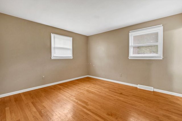 2736 Wall Avenue, Waukegan, IL 60087