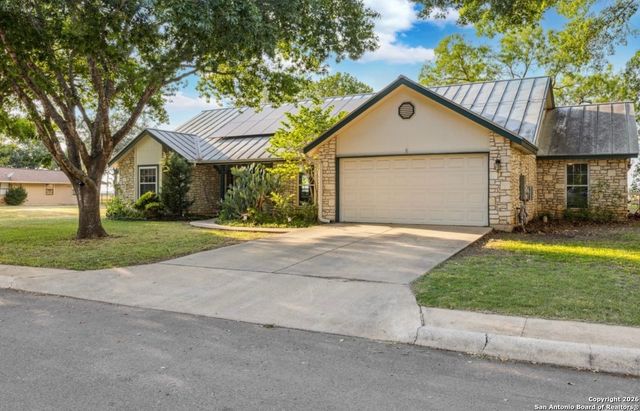 101 Country, Castroville, TX 78009