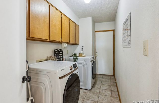 101 Country, Castroville, TX 78009