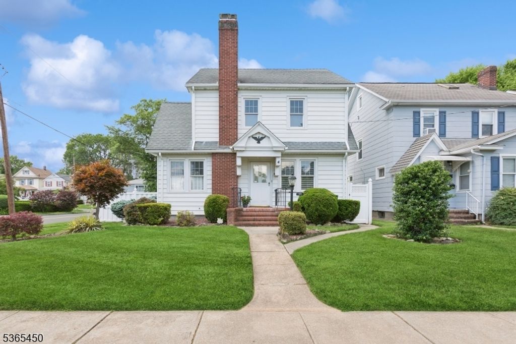 582 Pierson St, Westfield Town, NJ 07090