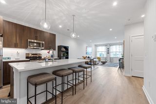24 S YORK RD #403, Hatboro, PA 19040