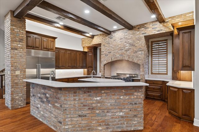 701 W Walcott Street, Pilot Point, TX 76258