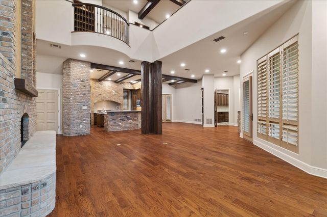 701 W Walcott Street, Pilot Point, TX 76258