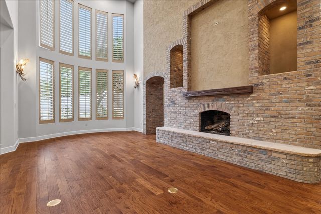 701 W Walcott Street, Pilot Point, TX 76258