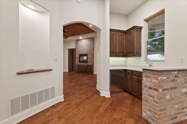 701 W Walcott Street, Pilot Point, TX 76258