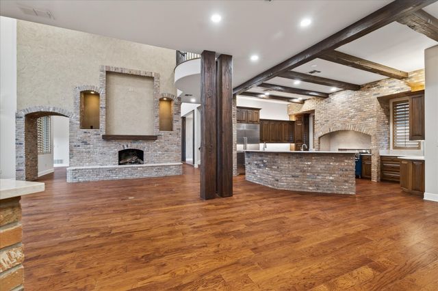 701 W Walcott Street, Pilot Point, TX 76258