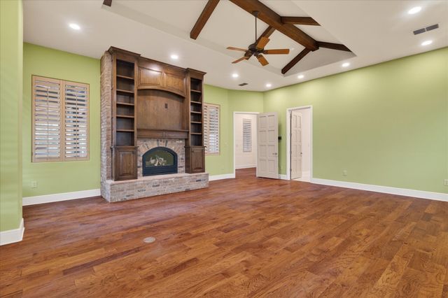 701 W Walcott Street, Pilot Point, TX 76258