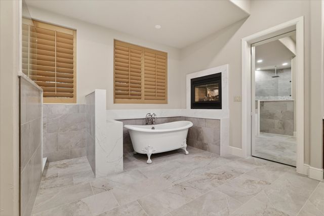 701 W Walcott Street, Pilot Point, TX 76258