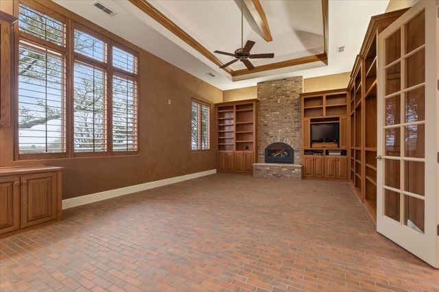 701 W Walcott Street, Pilot Point, TX 76258