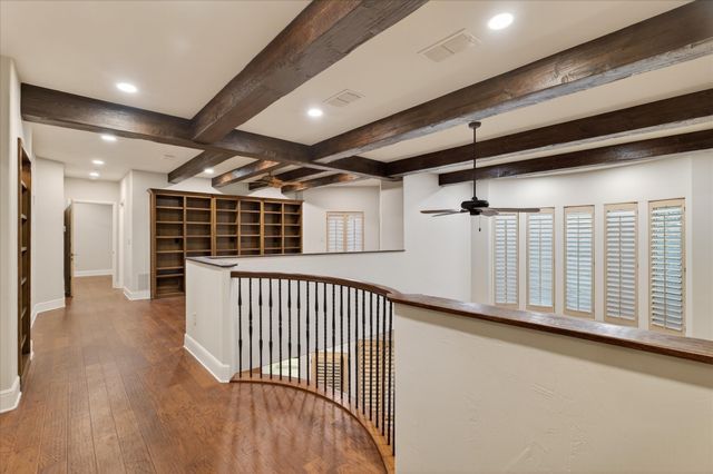 701 W Walcott Street, Pilot Point, TX 76258