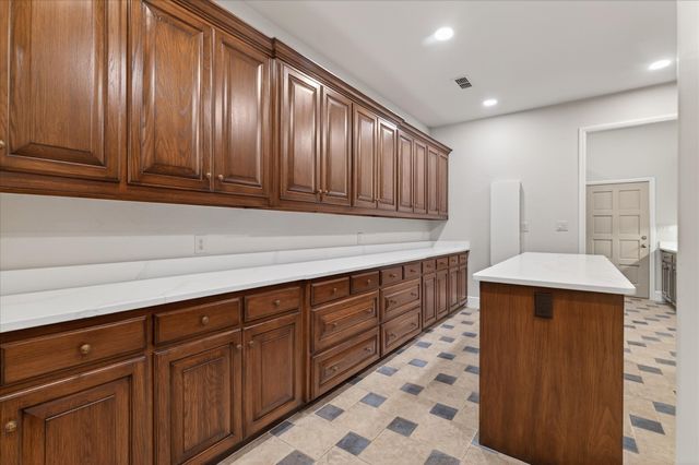 701 W Walcott Street, Pilot Point, TX 76258