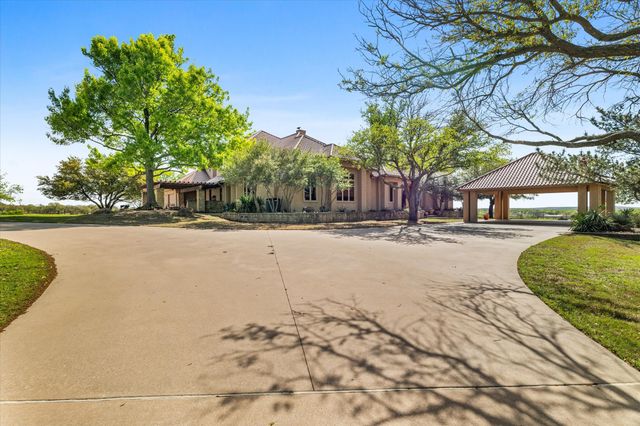 701 W Walcott Street, Pilot Point, TX 76258