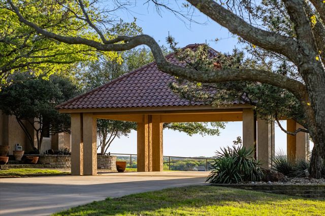 701 W Walcott Street, Pilot Point, TX 76258