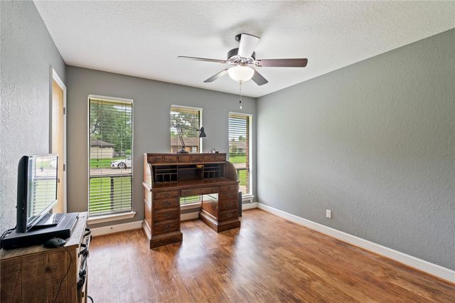 414 N Yaupon Street, Richwood, TX 77531