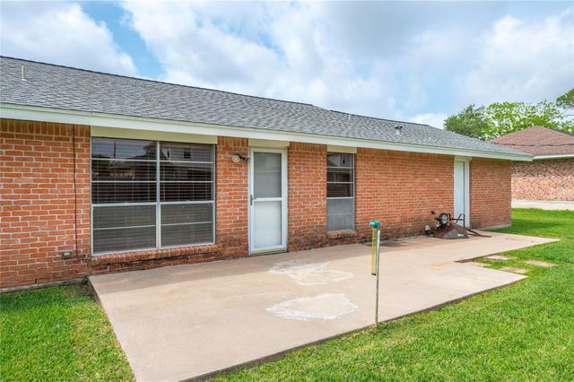 414 N Yaupon Street, Richwood, TX 77531