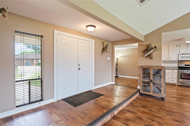 414 N Yaupon Street, Richwood, TX 77531