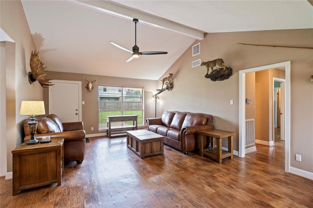 414 N Yaupon Street, Richwood, TX 77531