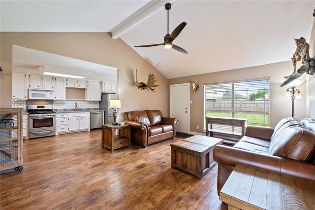 414 N Yaupon Street, Richwood, TX 77531
