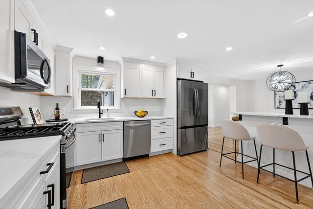 6 Sunset Dr, Randolph, MA 02368