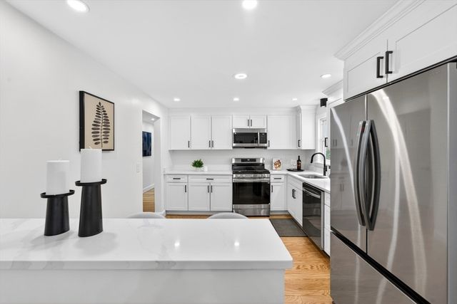6 Sunset Dr, Randolph, MA 02368