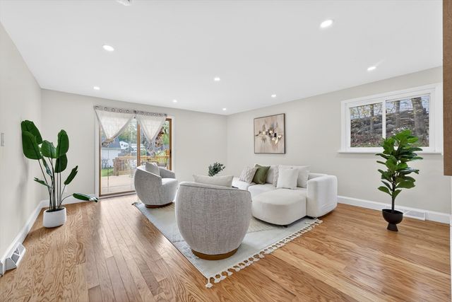 6 Sunset Dr, Randolph, MA 02368