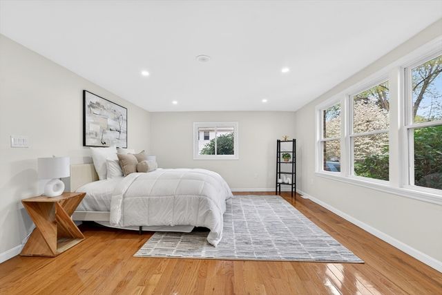 6 Sunset Dr, Randolph, MA 02368