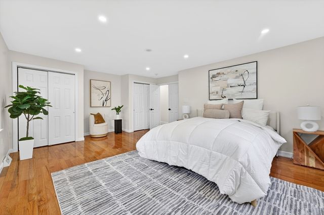 6 Sunset Dr, Randolph, MA 02368