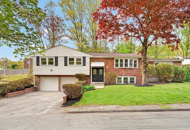 6 Sunset Dr, Randolph, MA 02368