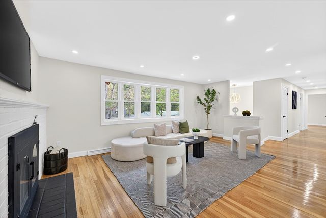 6 Sunset Dr, Randolph, MA 02368