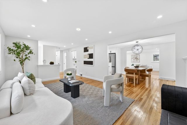 6 Sunset Dr, Randolph, MA 02368