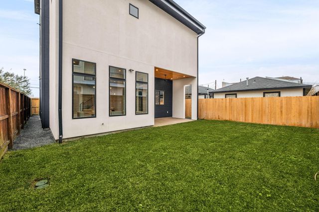 2307 St Emanuel Street, Houston, TX 77004