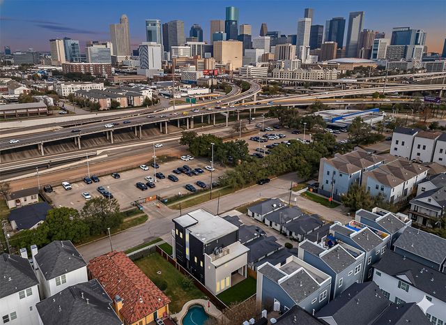 2307 St Emanuel Street, Houston, TX 77004