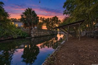 427 RIVER BEND DR, New Braunfels, TX 78130