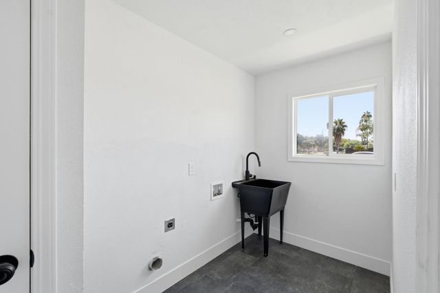1568 E Calimyrna Avenue, Fresno, CA 93710
