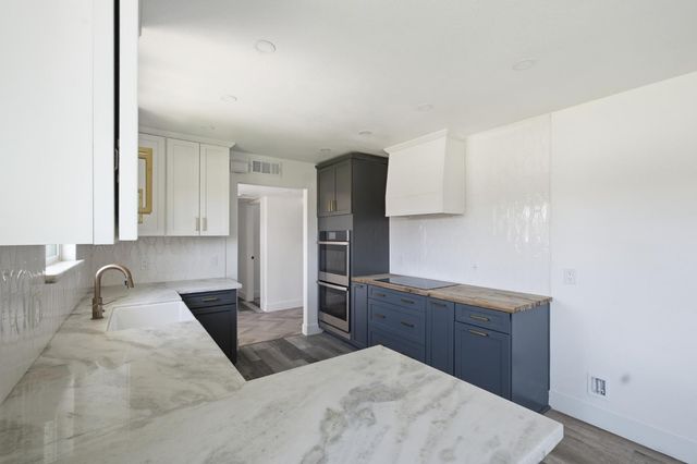 1568 E Calimyrna Avenue, Fresno, CA 93710