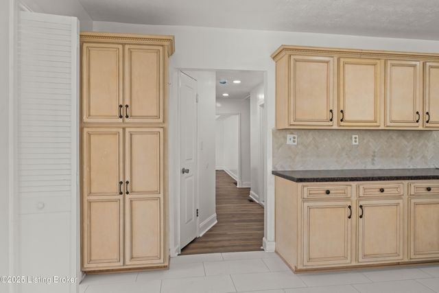 5533 Bruce Ave, Louisville, KY 40214