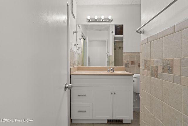 5533 Bruce Ave, Louisville, KY 40214