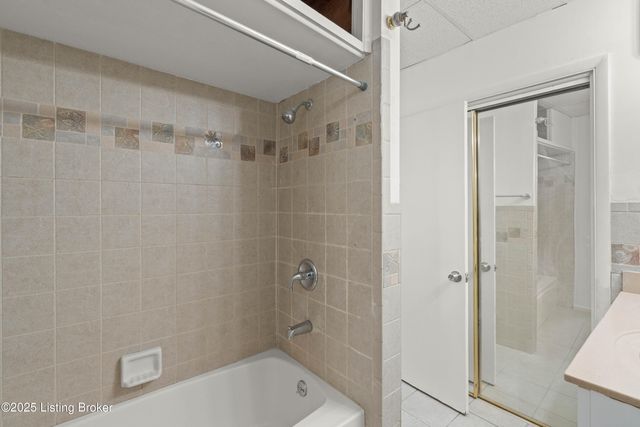 5533 Bruce Ave, Louisville, KY 40214