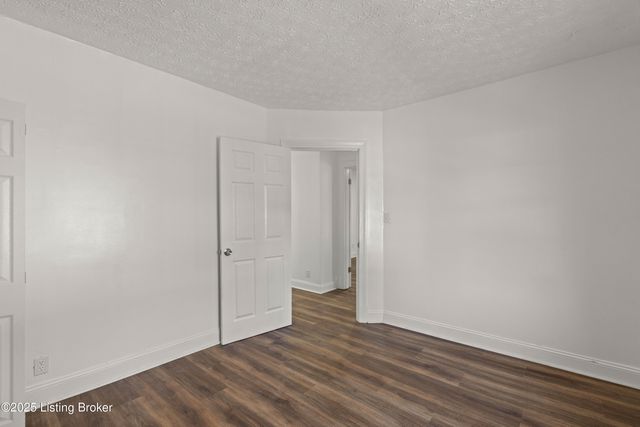 5533 Bruce Ave, Louisville, KY 40214