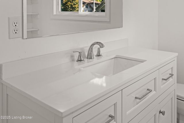 5533 Bruce Ave, Louisville, KY 40214