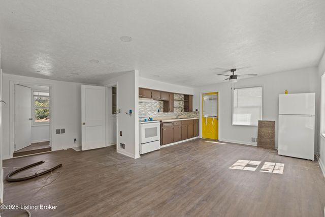 5533 Bruce Ave, Louisville, KY 40214