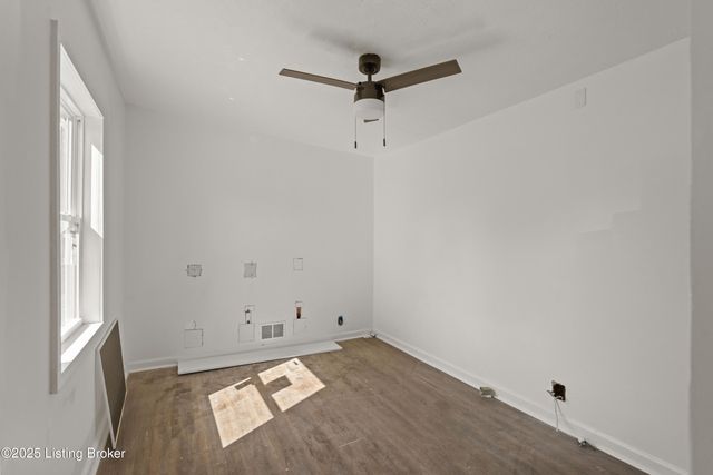 5533 Bruce Ave, Louisville, KY 40214