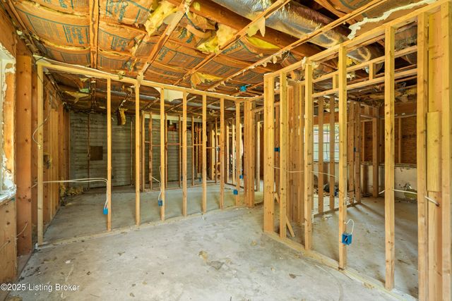 5533 Bruce Ave, Louisville, KY 40214