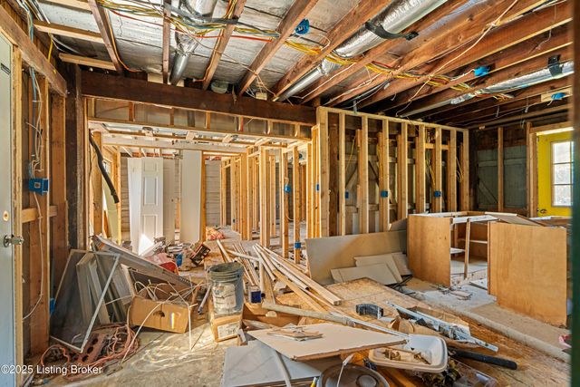 5533 Bruce Ave, Louisville, KY 40214