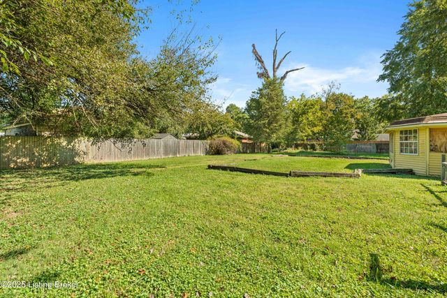 5533 Bruce Ave, Louisville, KY 40214